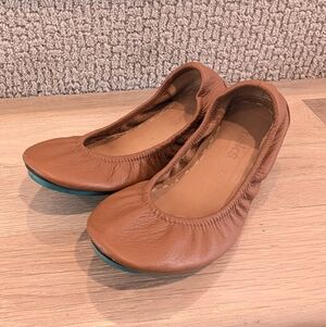 Tieks  sz 7 EXCELLENT condition flats Chestnut color